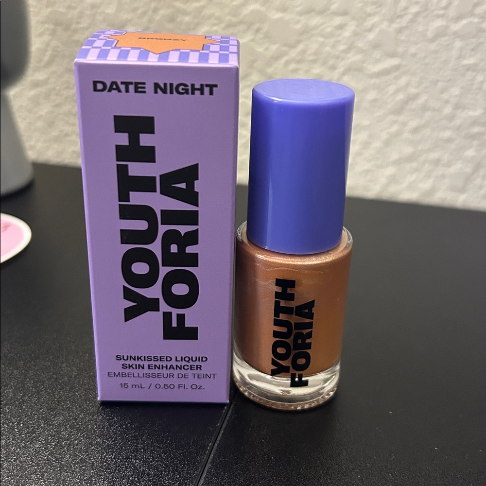Date Night by Youthforia, 0.5oz Sunkissed Liquid Skin Enhancer- Bronzy - Picture 2 of 3